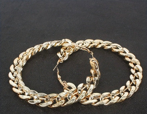 Retro Sexy fashion earrings golden/Silvery 18k gold plated.
